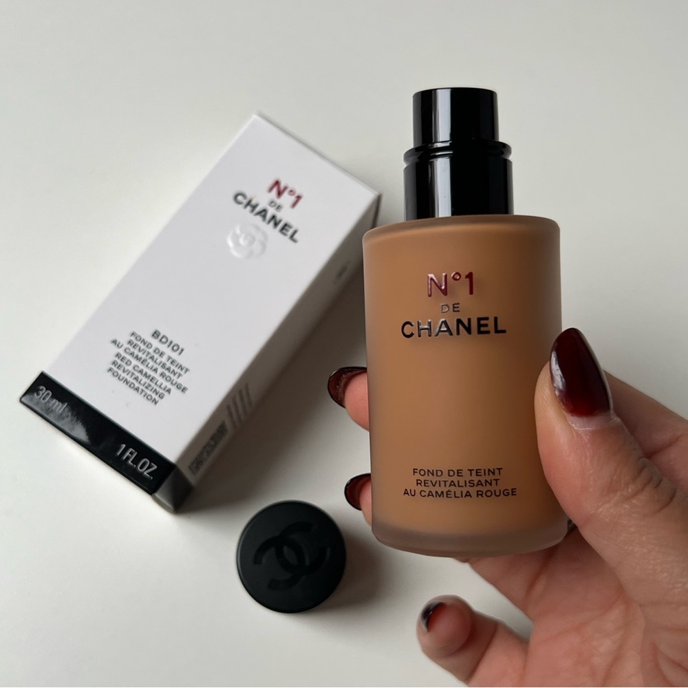 NEW! N°1 de Chanel Revitalizing Foundation - BD101